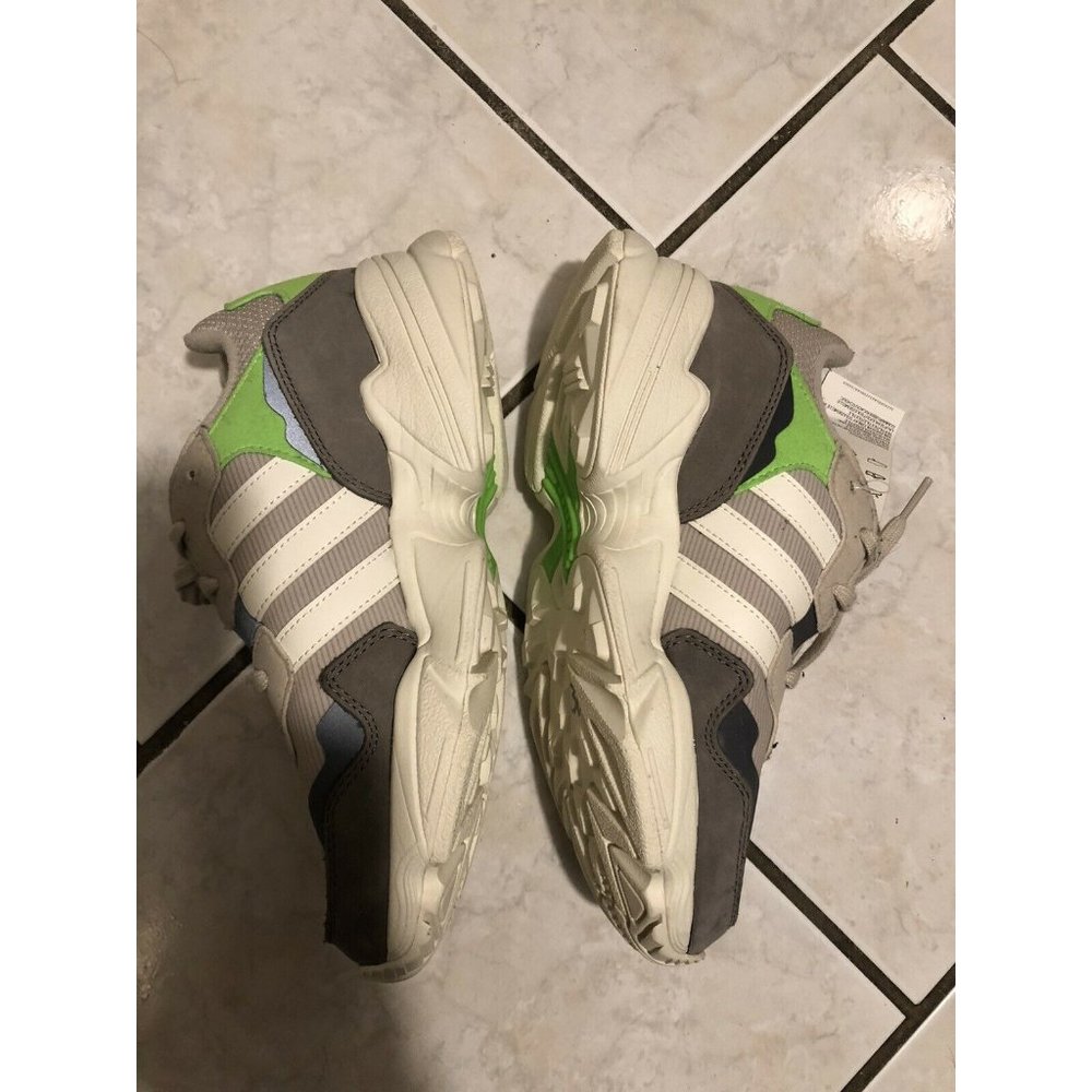 kids adidas shoes size 4.5